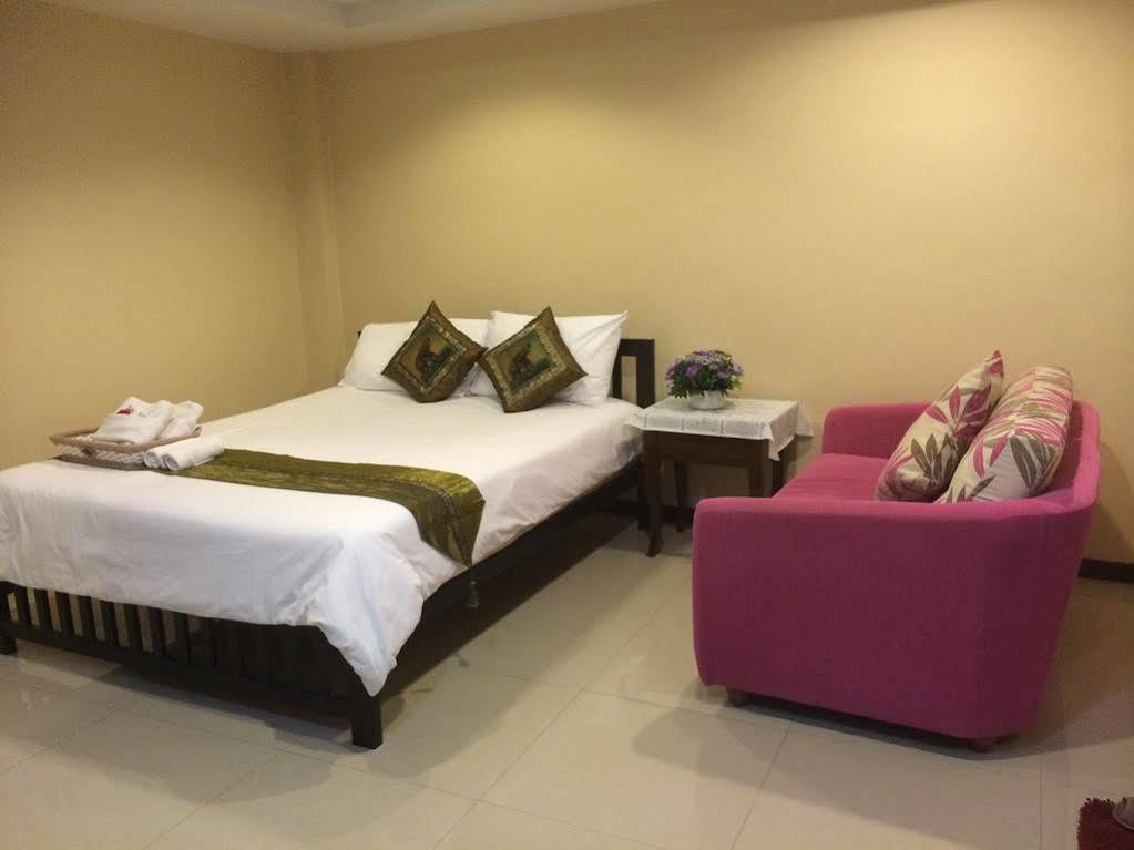 Joy House Jomtien Beach Extérieur photo
