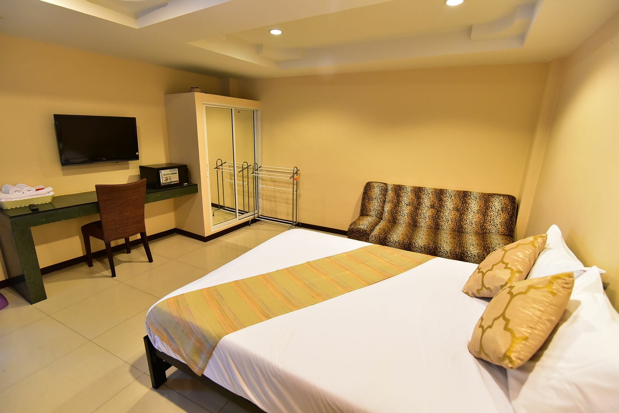 Joy House Jomtien Beach Extérieur photo